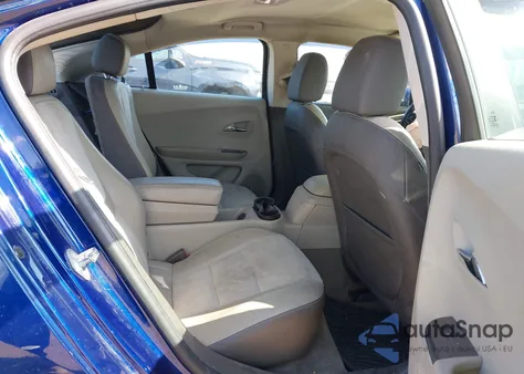 2013 Chevrolet Volt z USA, uszkodzony, nr VIN 1G1RB6E40DU126043